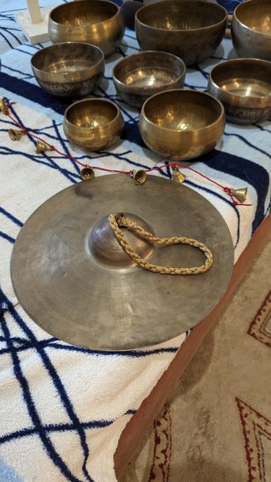 Ковані тибетські чаші
