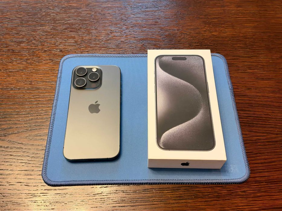 Smartfon Apple iPhone 15 Pro tytanowy czarny 5G SIM + eSIM 128 GB A3102 bardzo dobry stan
