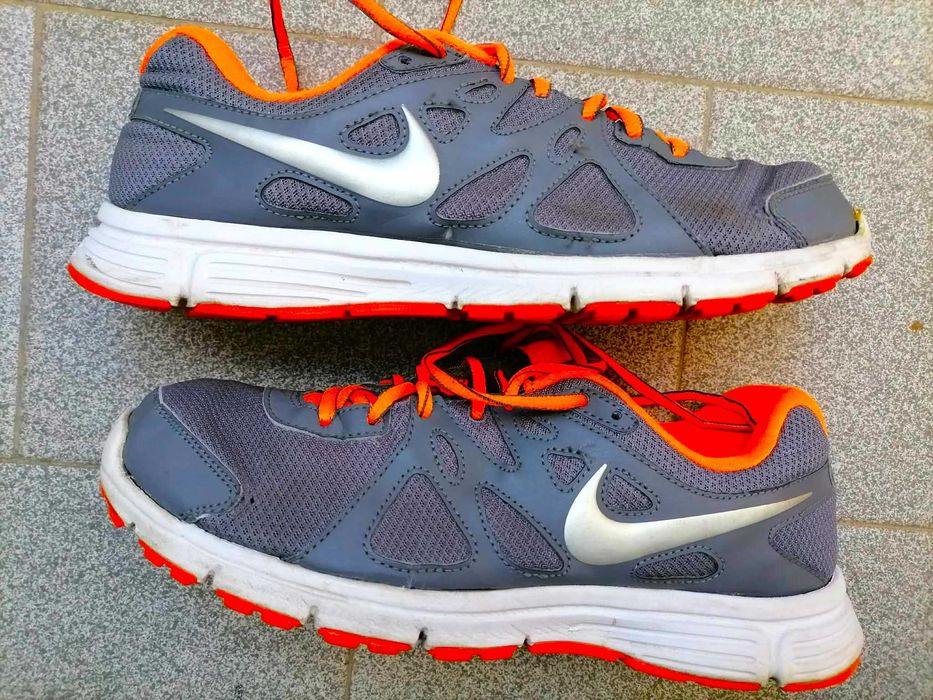 Ténis Sapatilhas Nike revolution  44
