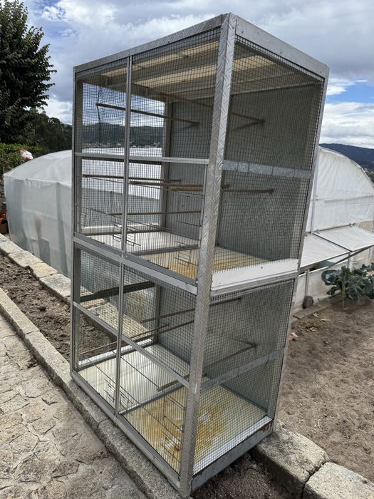 Gaiola grande em alumínio