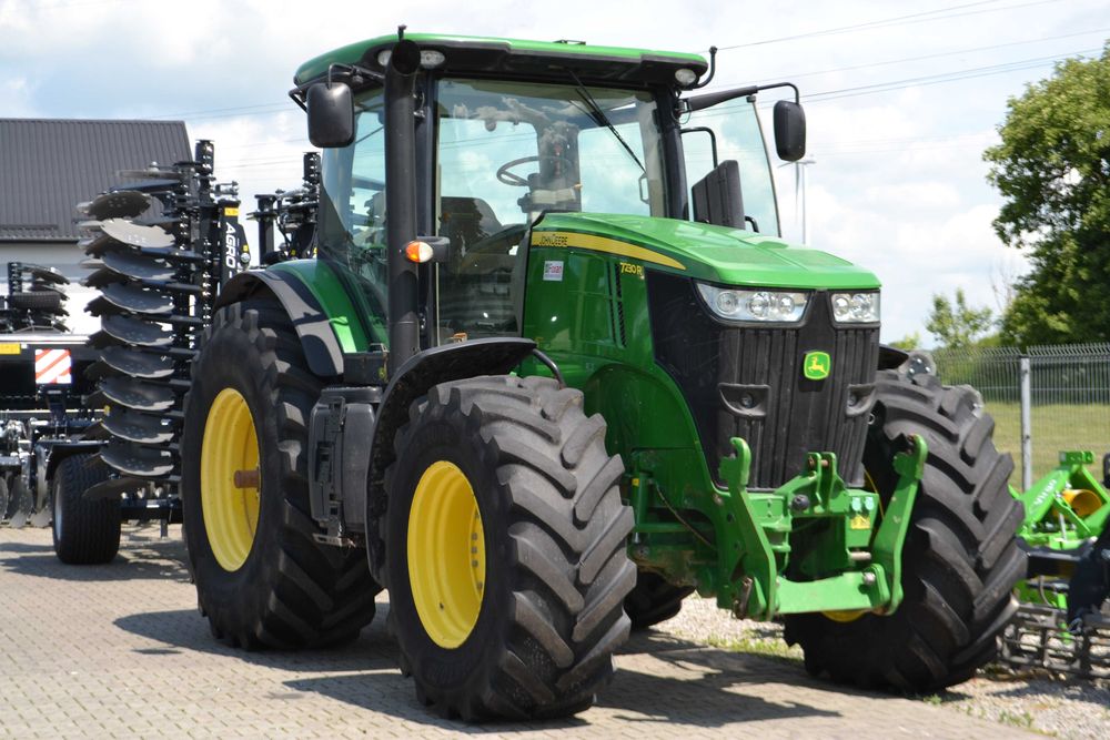 John Deere 7230R 9 litr