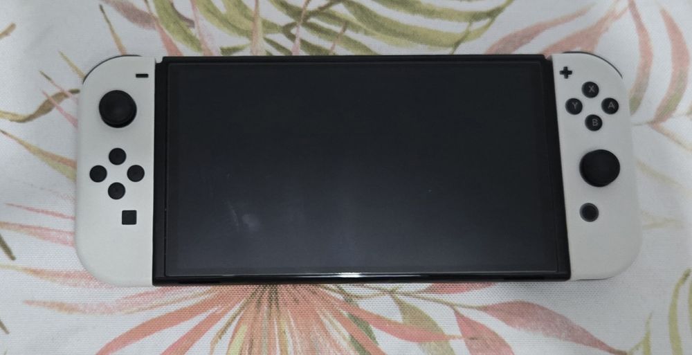 Nintendo Switch Oled + extras + oferta