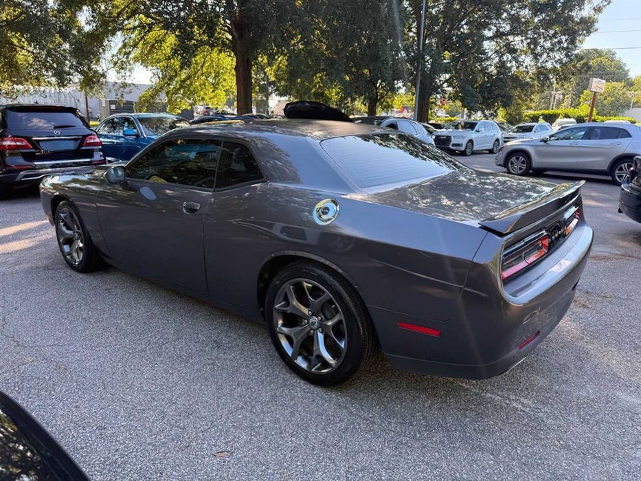 Dodge Challenger      2017