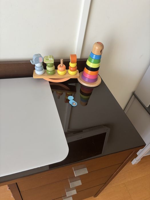 Estante e secretaria