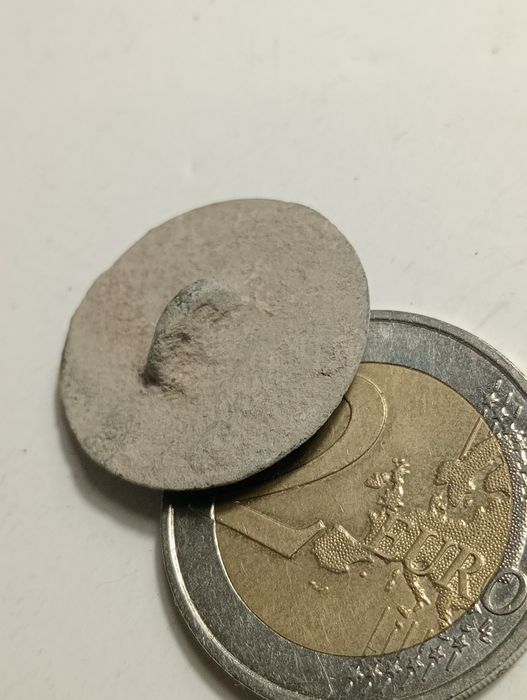 Botão antigo em Metal