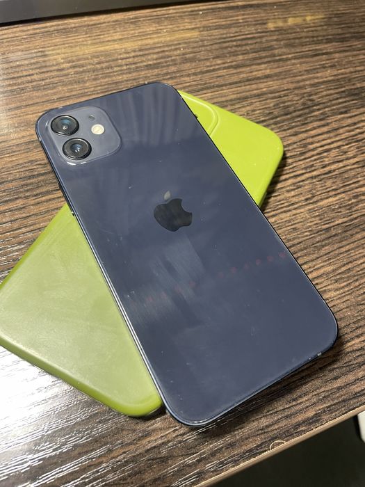 Продам iPhone 12