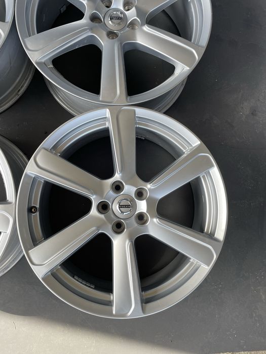 Felgi aluminiowe 19 cali 5x108 et 42,5 8J Volvo XC60 XC90
