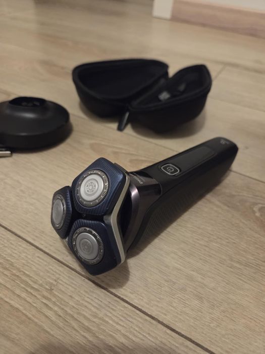 Golarka elektryczna do golenia na sucho i na mokro Philips S7886/55