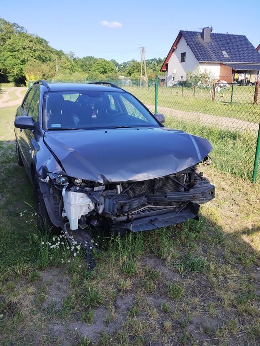 Sprzedam mazdę 6 całości