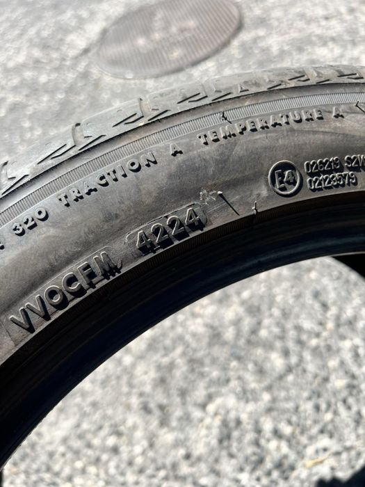 235/45/18 Bridgestone 4 pneus