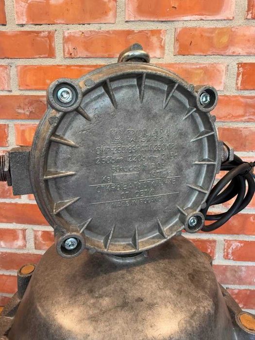 Lampa przemysłowa, wisząca 1975 rok, industrialna, antyk