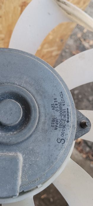 Вентилятор радиаторов Toyota 16363-36100 268000-5041