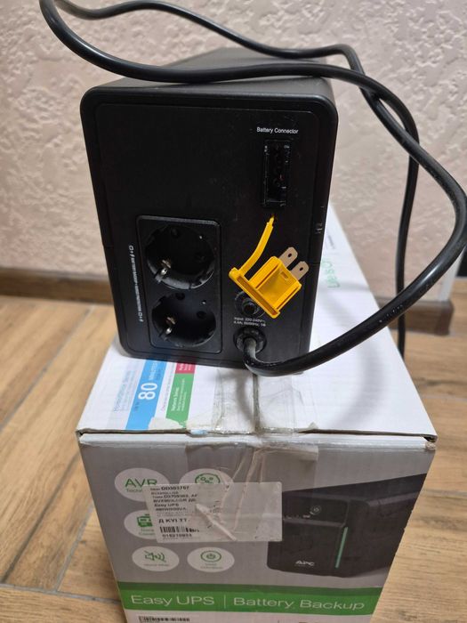 ДБЖ APC Easy UPS 900VA Schuko