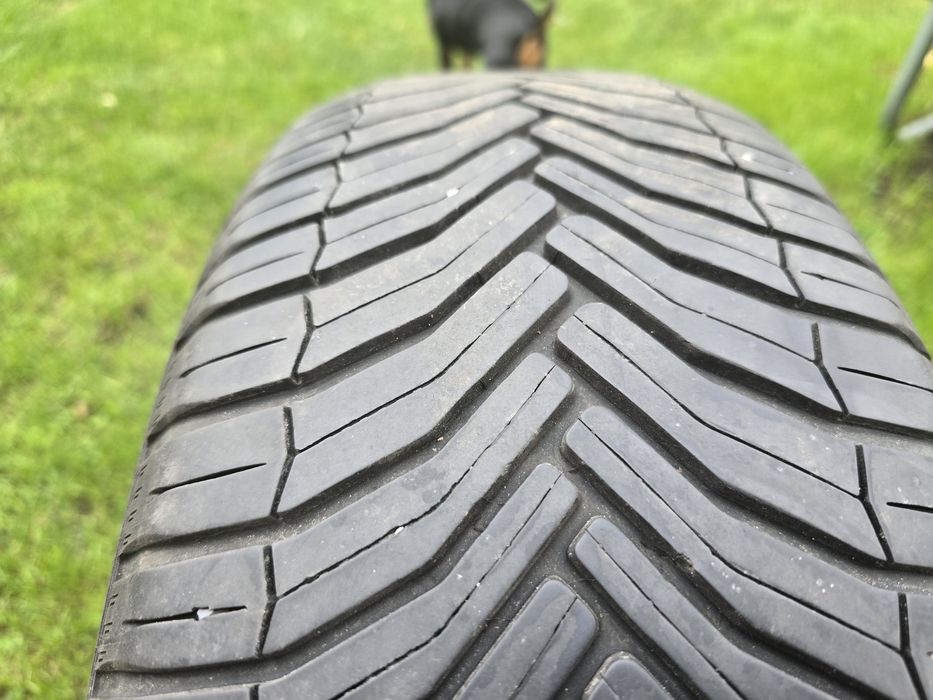 Komplet opon 215/65 R16