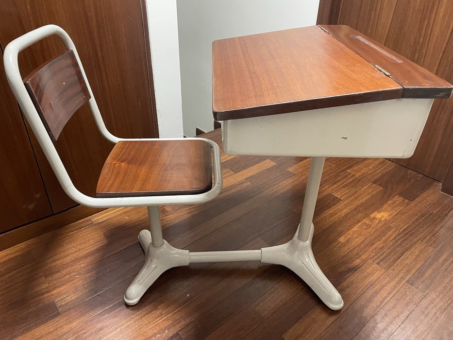 Secretária escola antiga