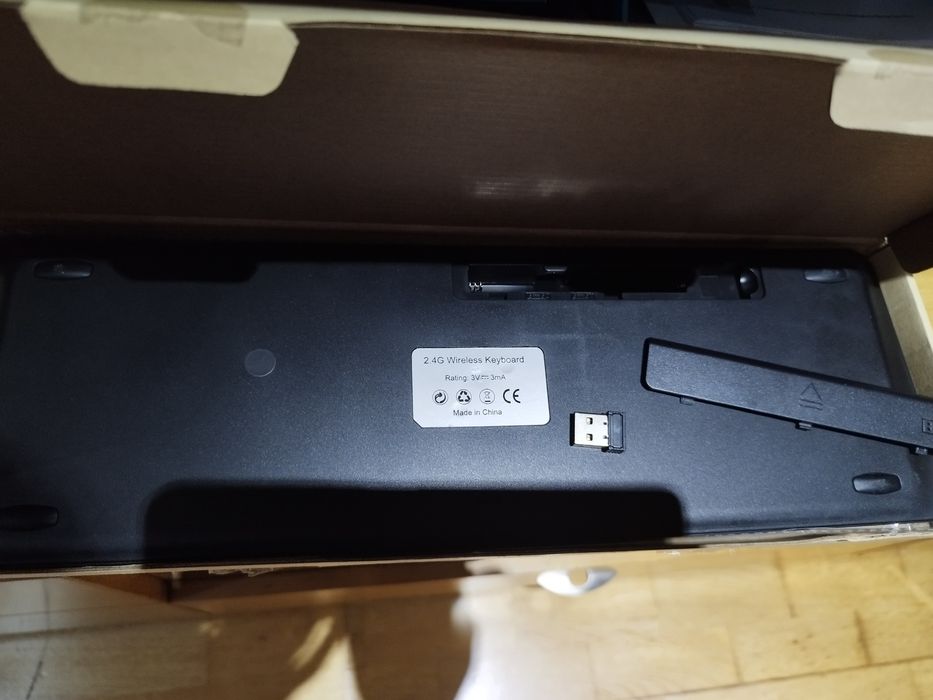Vendo teclado sem fios novo