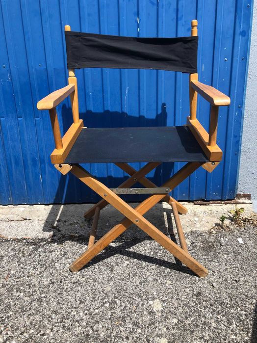 cadeira de diretor de madeira
