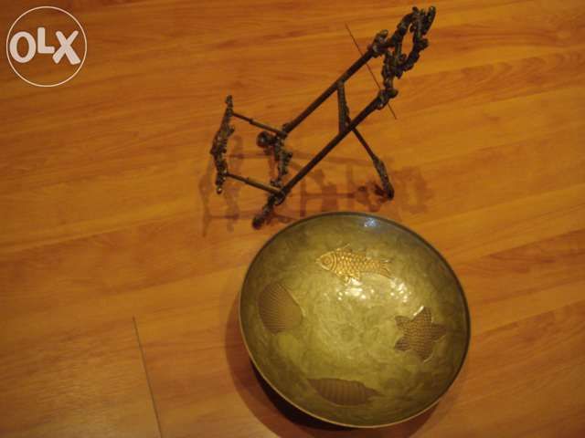 Espectacular suporte com prato em metal