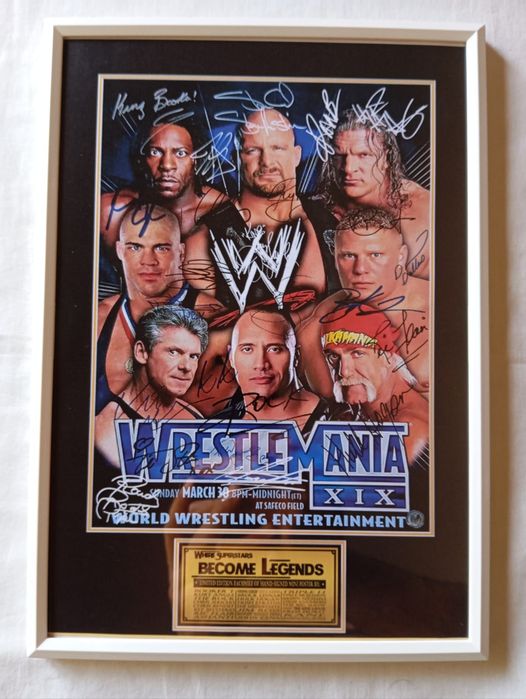Moldura WWE WrestleMania XIX com Autógrafos (A4)