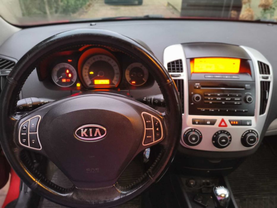 SMOCHÓD KIA CEED KOMBI 2009 r 1,6 benz