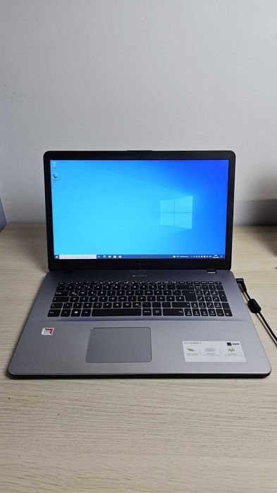 Ноутбук Asus Vivobook F705Q 17.3" / AMD A12-9720P /AMD Radeon R7 Graphics