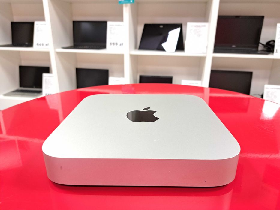 Mały Apple Mac Mini 2023 A2686 M2-8 rdzeni 8GB 256GB SSD Tahoe