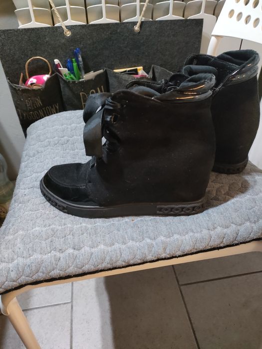 Zamszowo-lakierowe botki