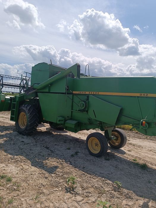 Продам John Deere  942