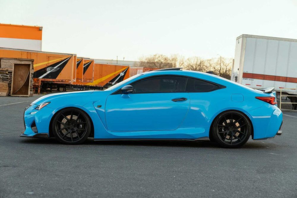 Lexus RC-F      2017