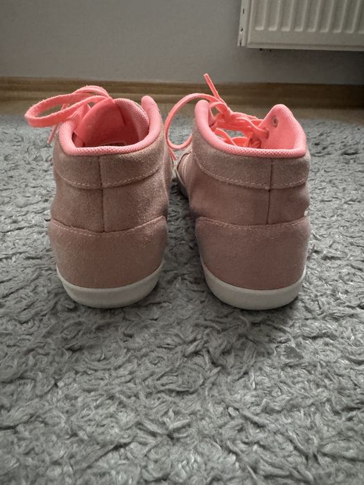 różowe buty adidas adria mid