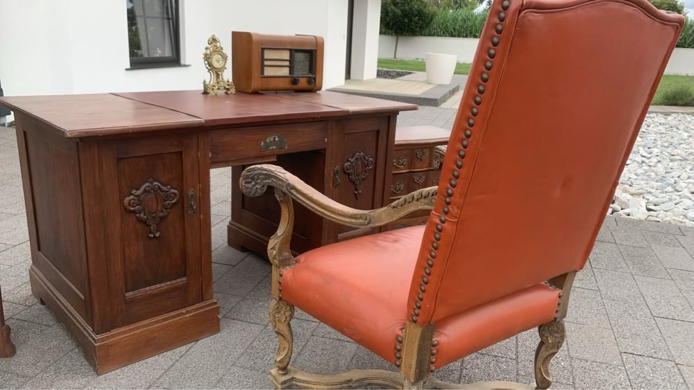 Elegancki komplet drewnianych mebli gabinetowych