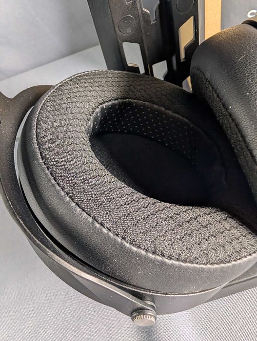 HiFiMan Sundara - słuchawki planarne otwarte - pudełko i kabel