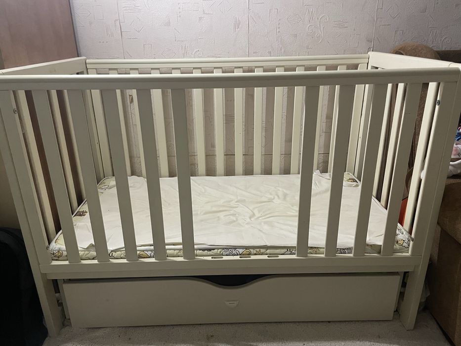 Кроватка верес дитяча з комодом та маятником