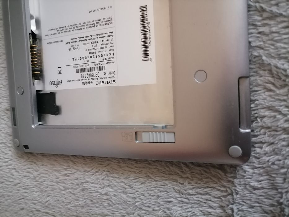 Fujitsu Stylistic WIN 10 AMD RADEON  i5 USB HDMI 4GB 128GB SSD LTE WIF