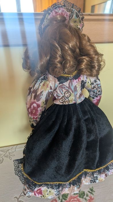 Lalka porcelanowa