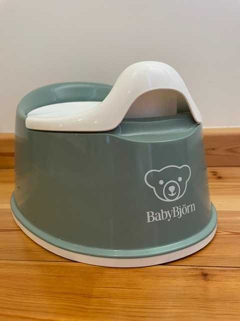 Bacio BabyBjörn Smart Potty verde e branco