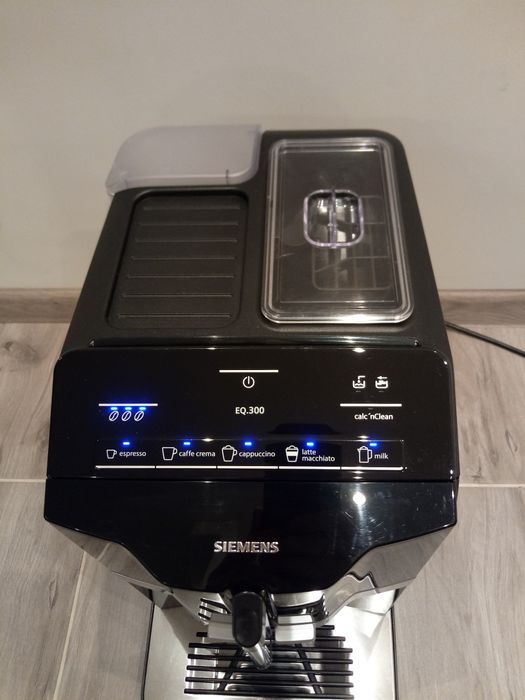 Ekspres do kawy Siemens EQ.300 Ekspres ciśnieniowy 1300W