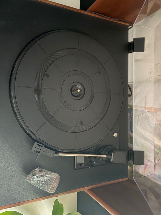 Gramofon Adler z głośnikami