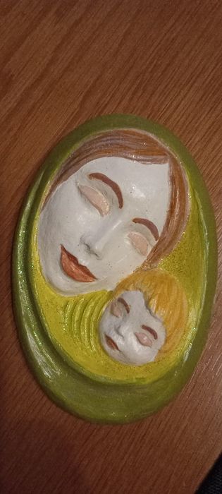 Figurka gipsowa matka dziecko