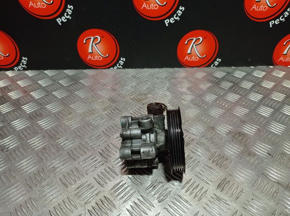 Bomba Direcção Assistida Toyota Avensis (_T25_)
