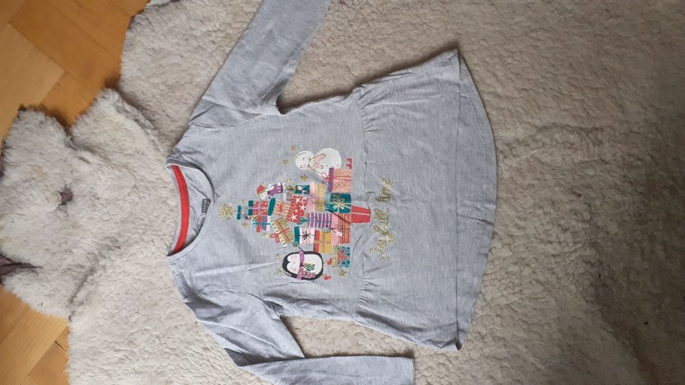 Bluzka świąteczna z choinką i prezentami 110