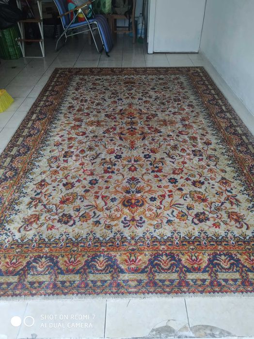 Large carpet, very beautiful patterned design.