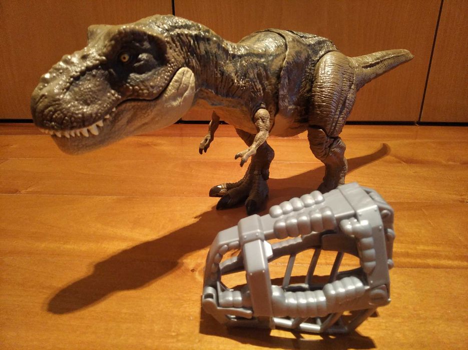Dinossauros 31-53 cm: tiranossauros e estiracossauro