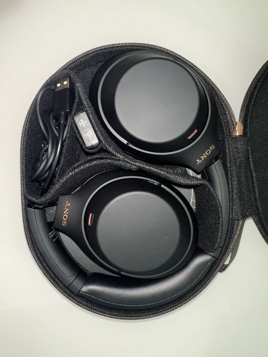 Продам Sony WH-1000XM4