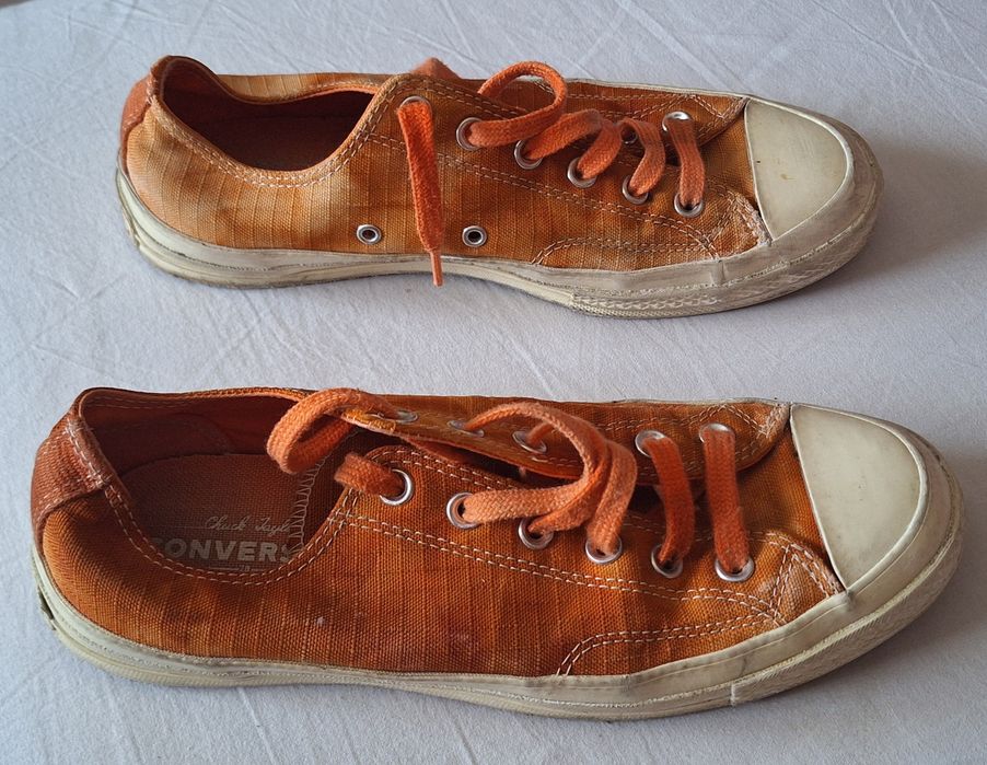 Ténis Converse All Star_ Modelo Lava.
Tamanho: