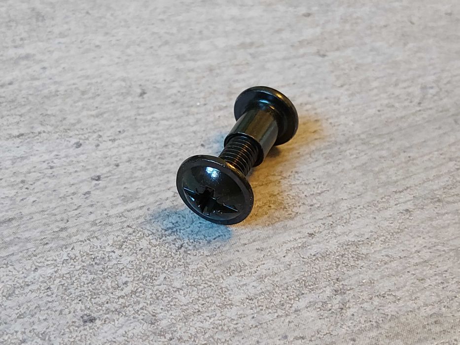 Śruba do montażu szyny hełm HP-05 Maskpol