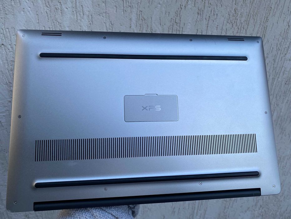 Безрамочний потужний ноутбук DELL XPS 15 9550 i7 GTX960m