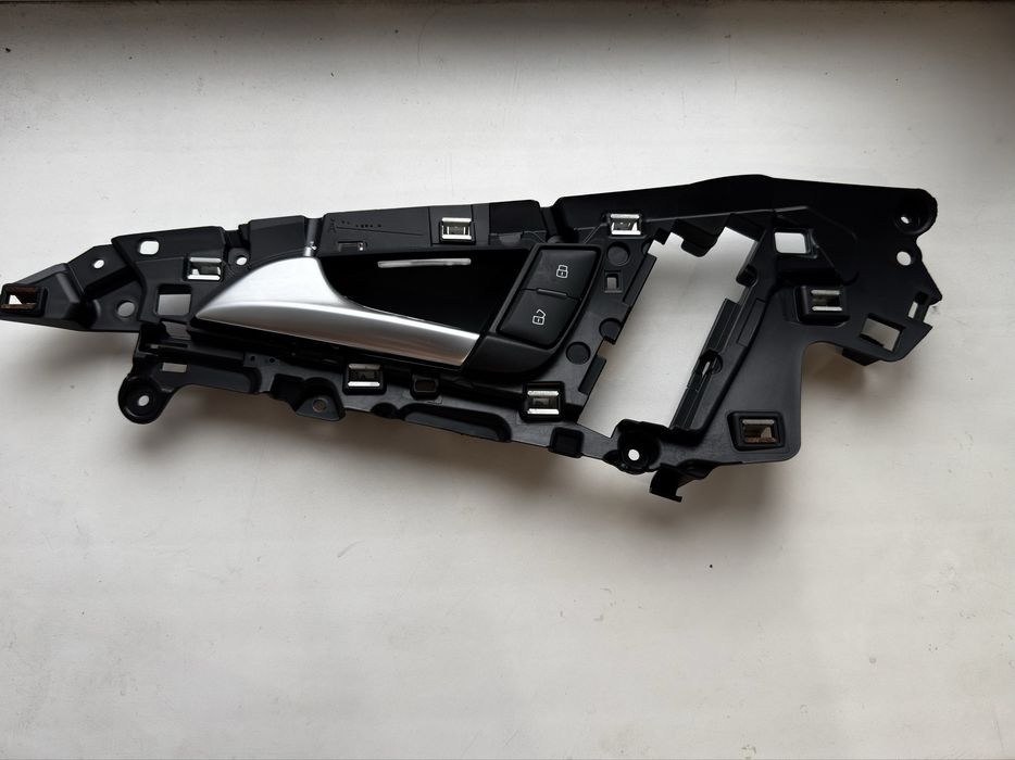 Ручка дверей водійська Audi A6 C7  4G0837019A