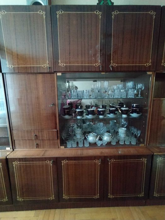 Стінка у вітальню