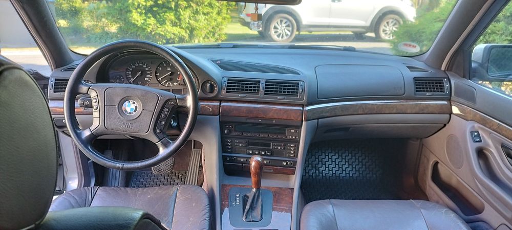 BMW seria 7 E38 2.8